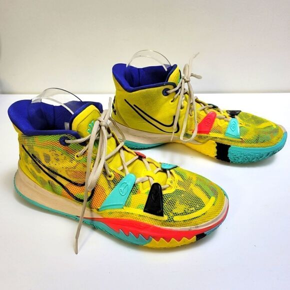 Nike Kyrie 7 \'1 World 1 people\' sneakers main image 7